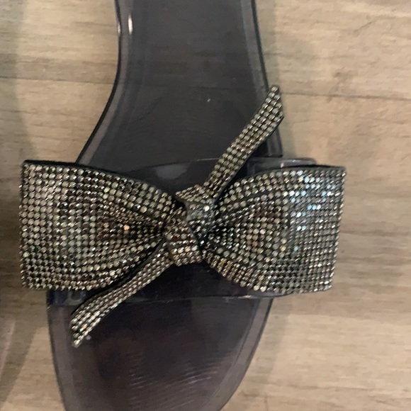 Clear black sandals sz 8 never worn with silver bow - Picture 2 of 3